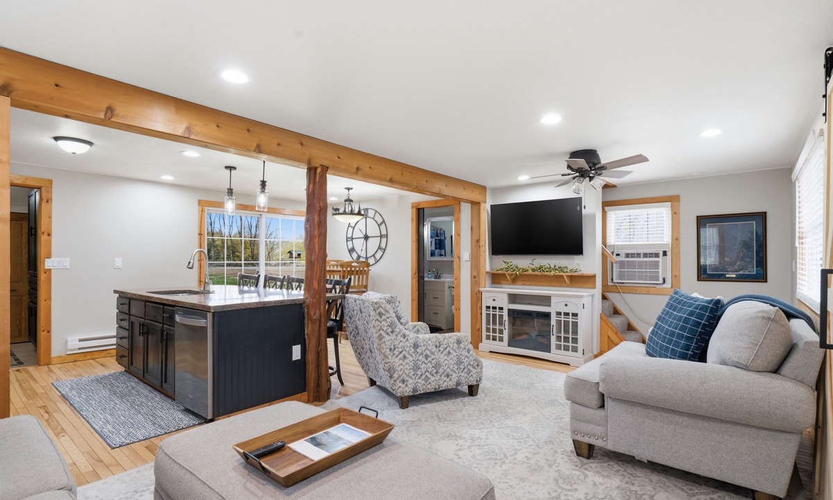 Cedar Falls Cabin | Welcome to Turkey Ridge Cabin Sitting on 12 Acres in Cedar Falls, IA