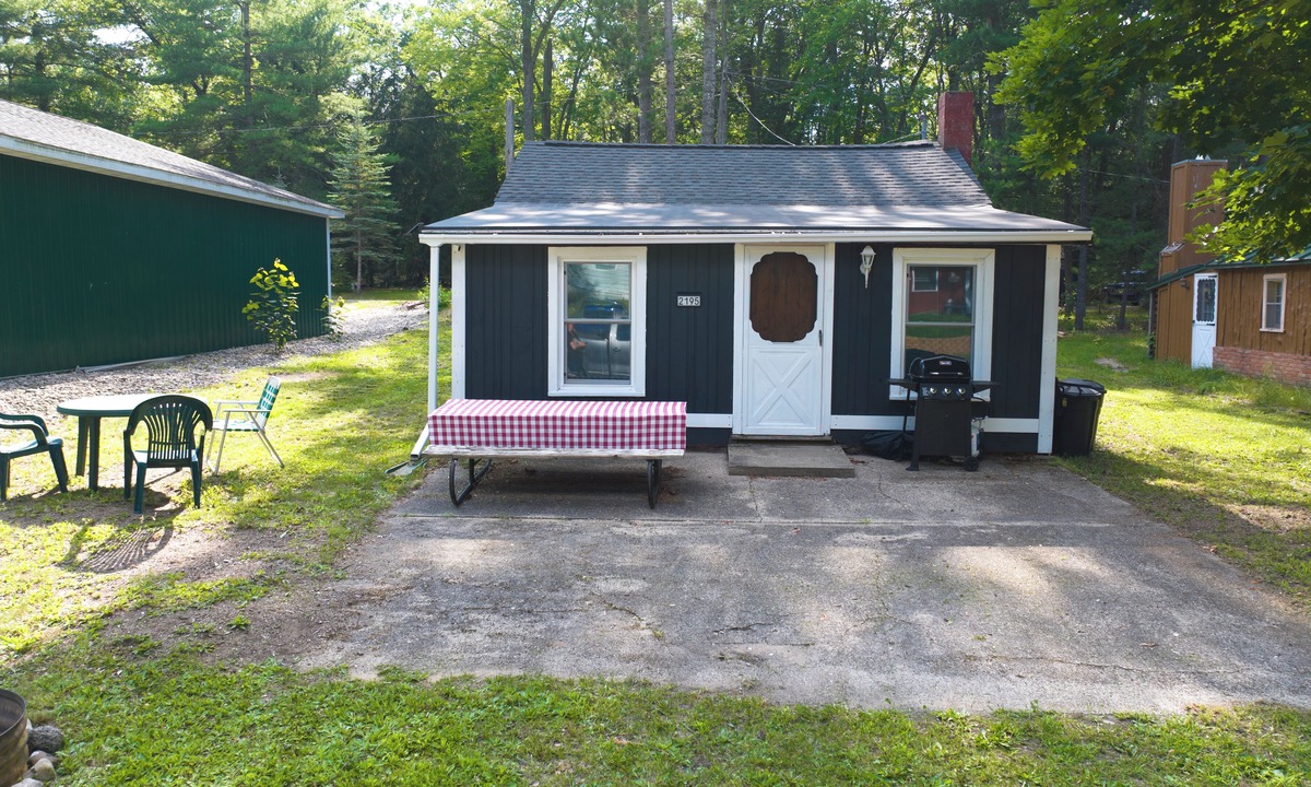 West Branch Cabin | The Henry Lodge: Relaxing Up North retreat close to ORV trails, lake, and bar.