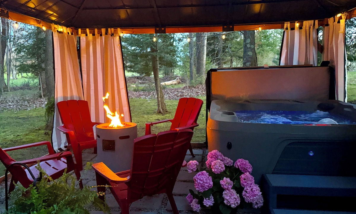 Hillman Ski Chalet | Chalet at Thunder Bay Hot tub Pontoon Boat Pet friendly