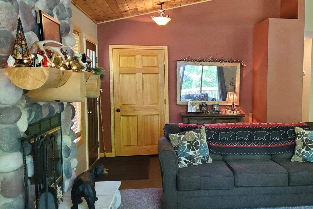 Photo of Livingroom in Iron River