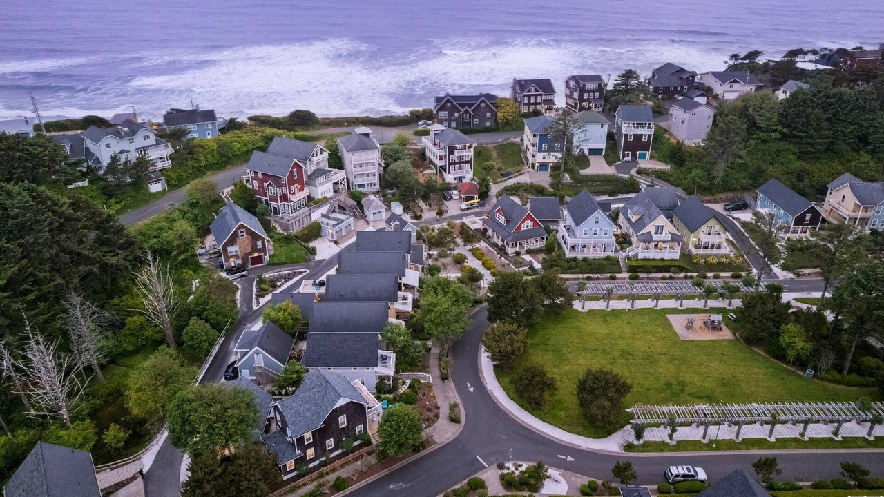 Photo of Others in Nelscott