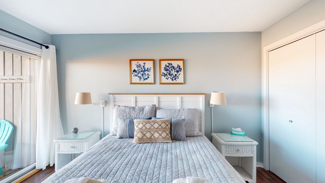 Photo of Bedroom in Maple City
