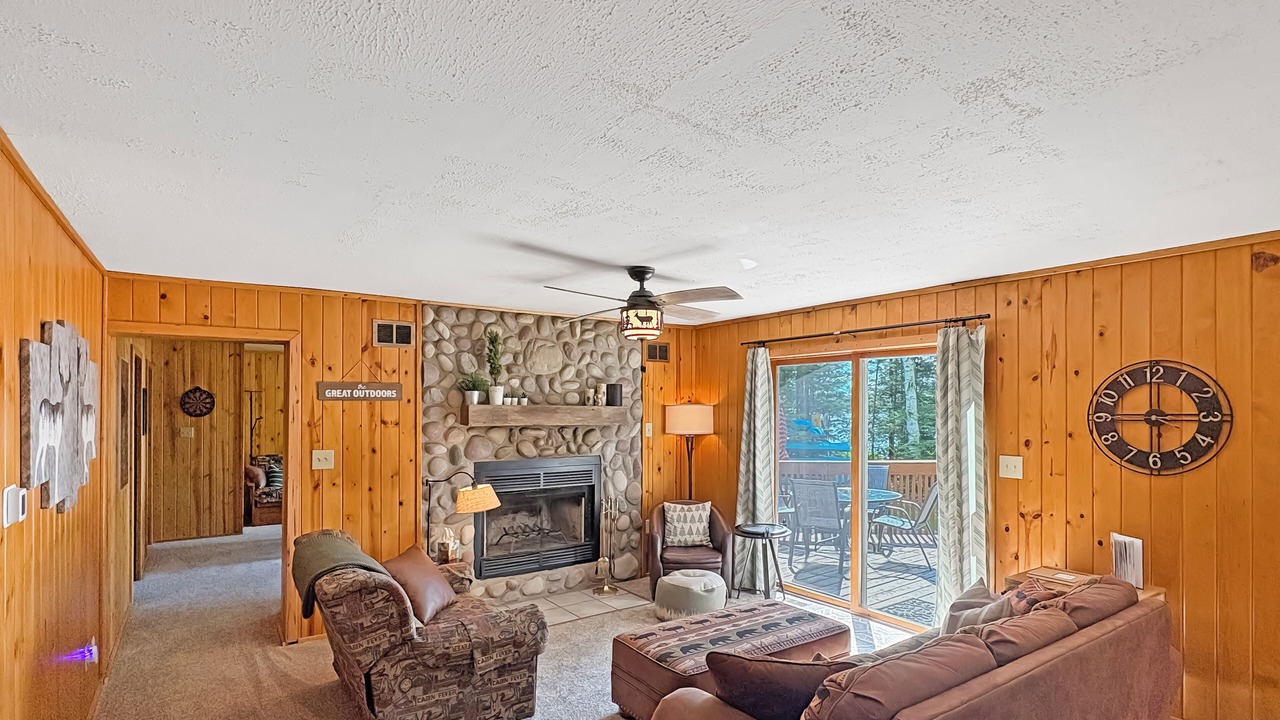Photo of Livingroom in Three Lakes