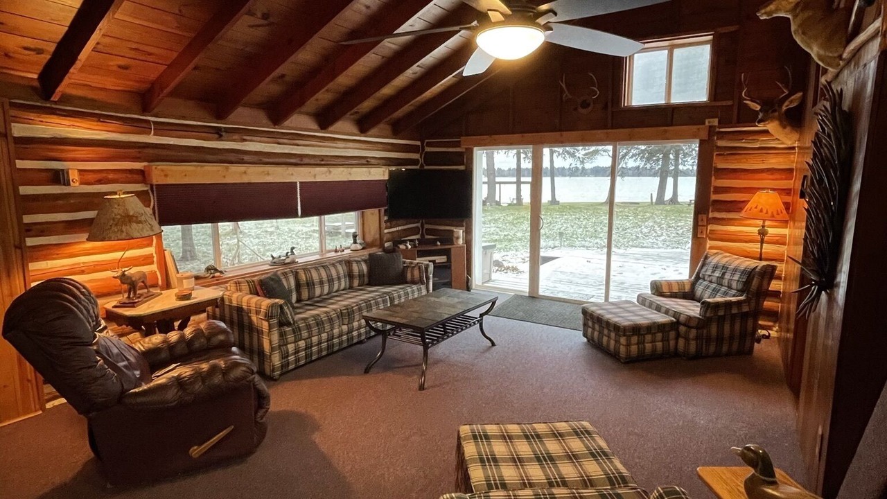Photo of Livingroom in Grayling