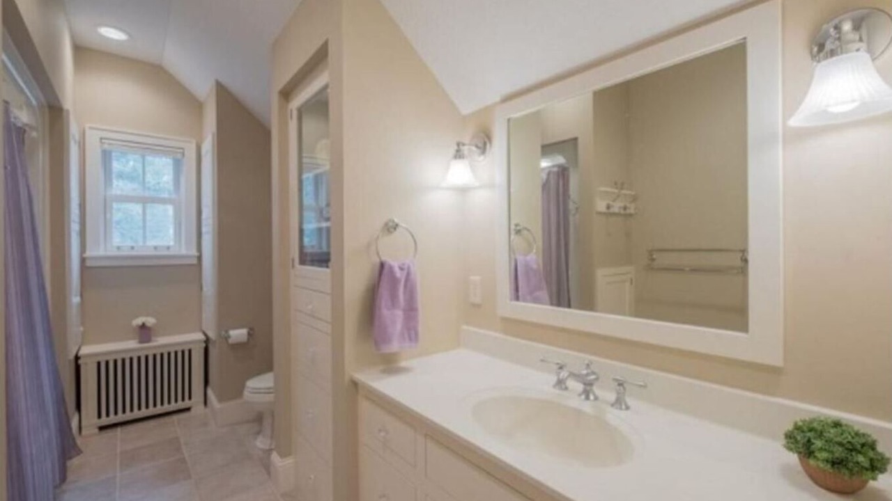 Photo of Bathroom in Walker