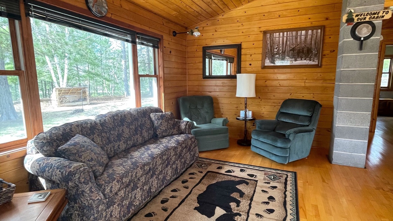 Photo of Livingroom in Crystal Falls