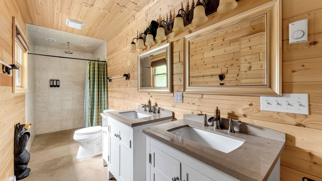Photo of Bathroom in Lake Arrowhead