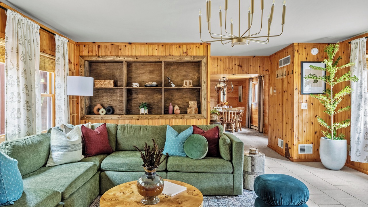 Photo of Livingroom in Lake Arrowhead