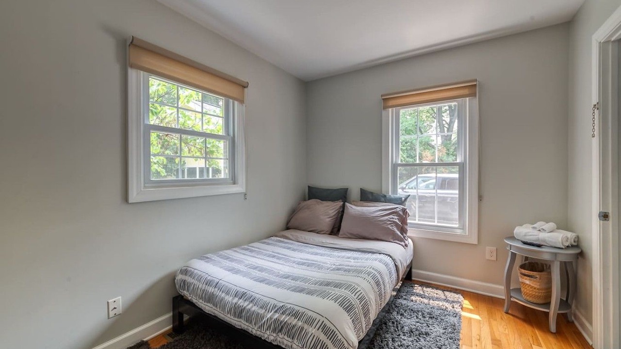 Photo of Bedroom in Lower Burns Park