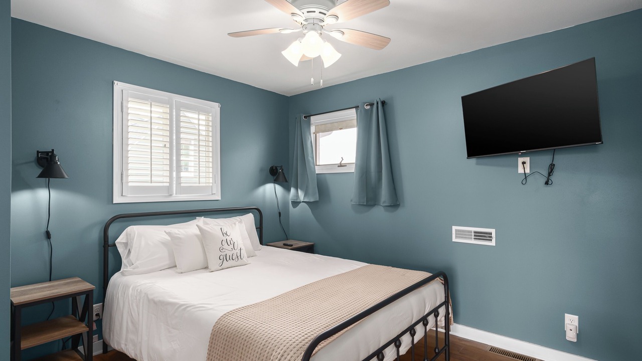 Photo of Bedroom in Lake Koshkonong