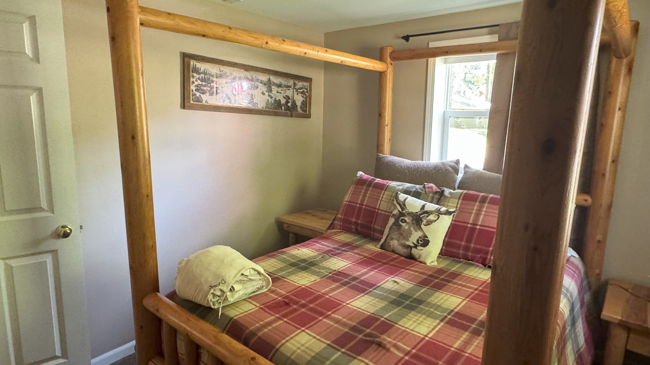 Photo of Bedroom in Houghton Lake