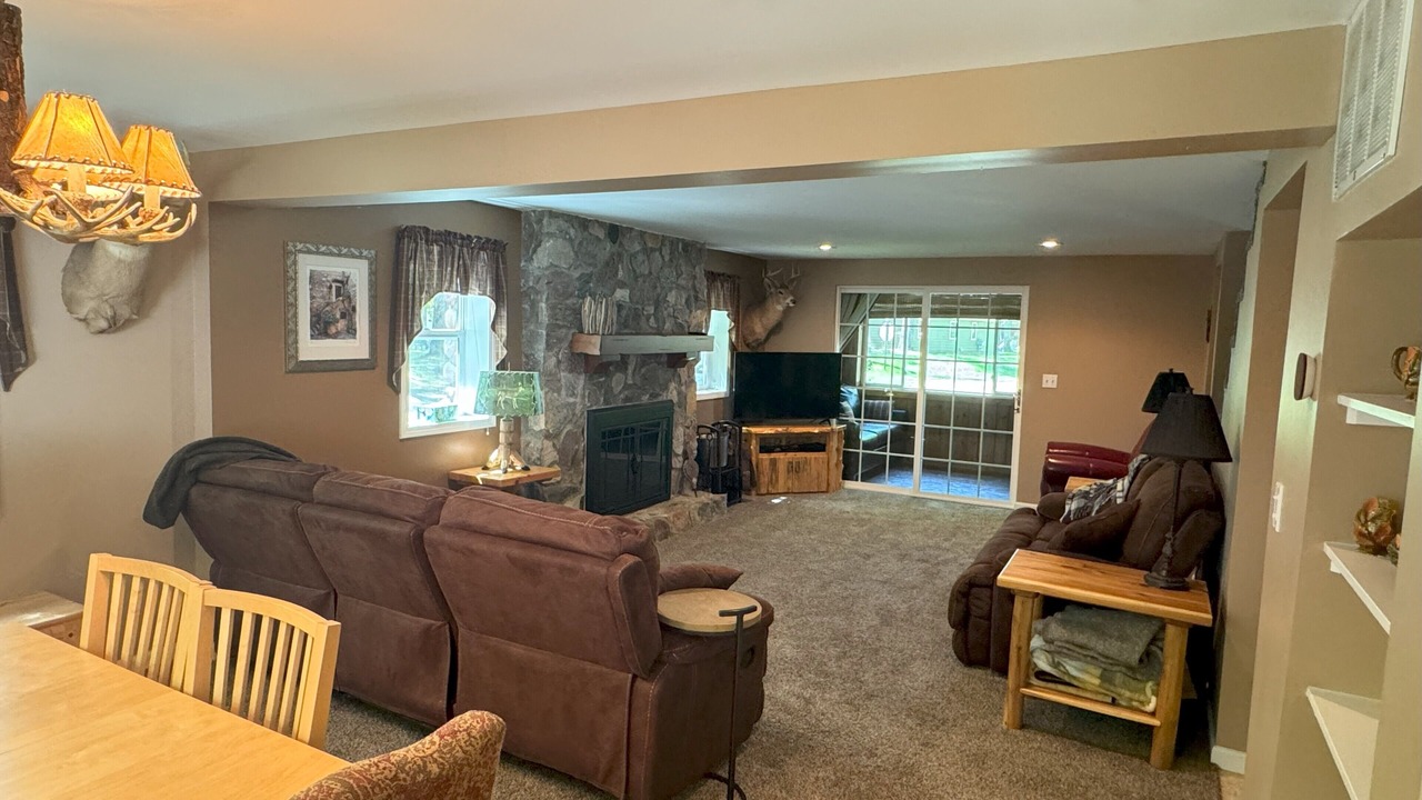 Photo of Livingroom in Houghton Lake