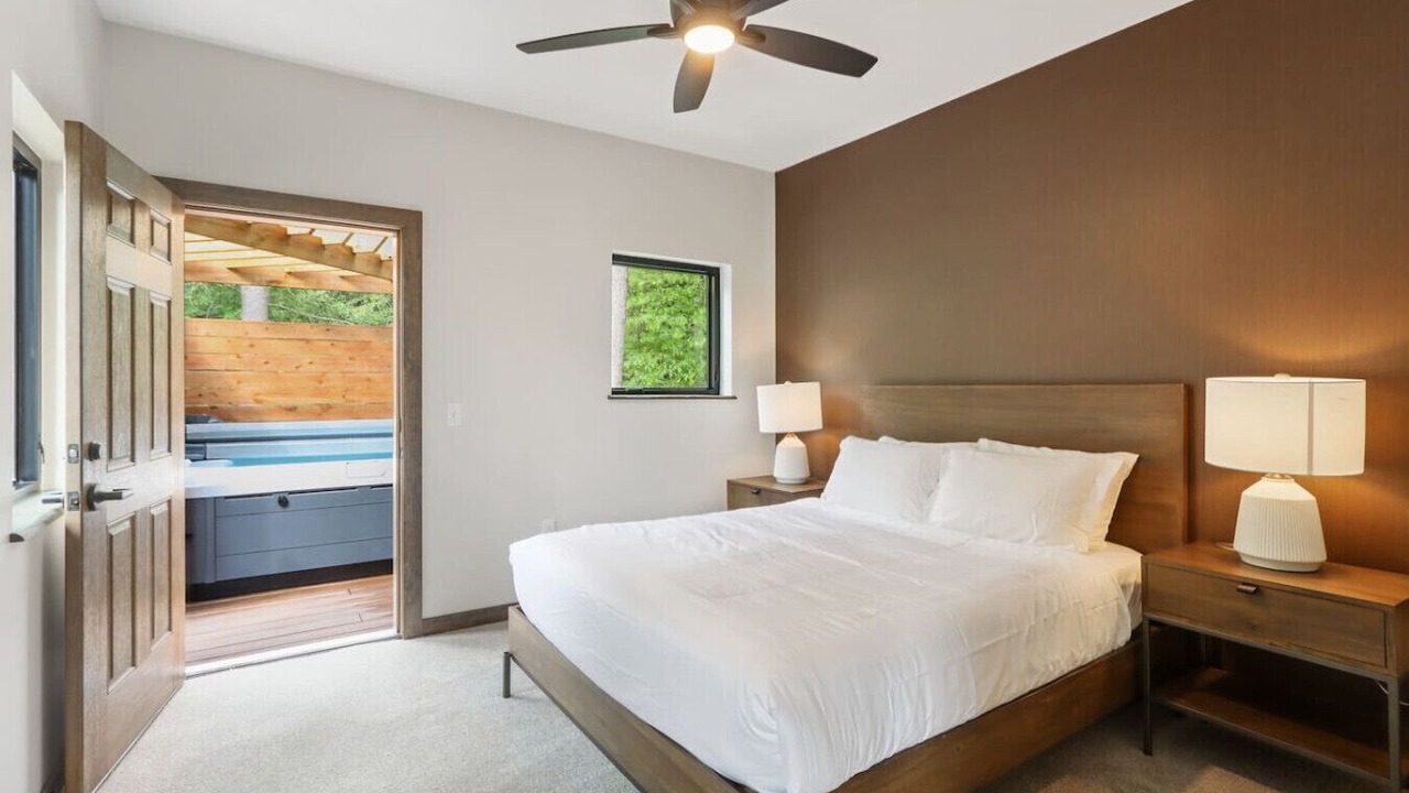 Photo of Bedroom in Lake Delton