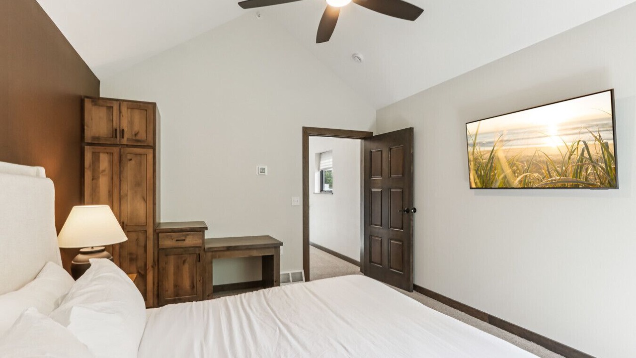 Photo of Bedroom in Lake Delton