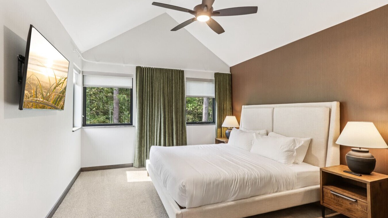 Photo of Bedroom in Lake Delton