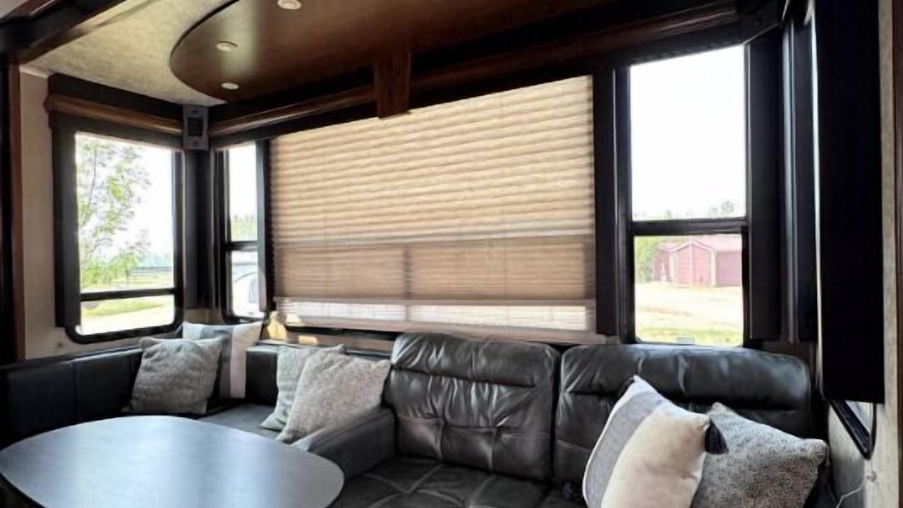 Photo of Livingroom in Stettler