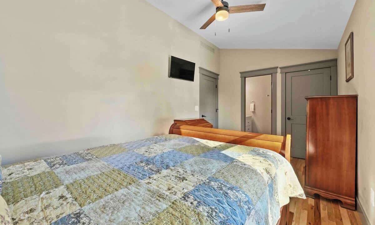 Photo of Bedroom in Prudenville
