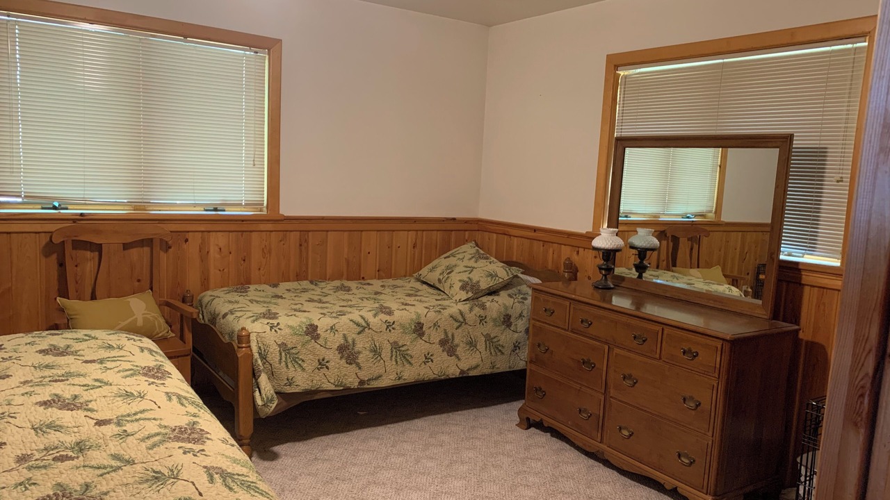 Photo of Bedroom in Lake Arrowhead