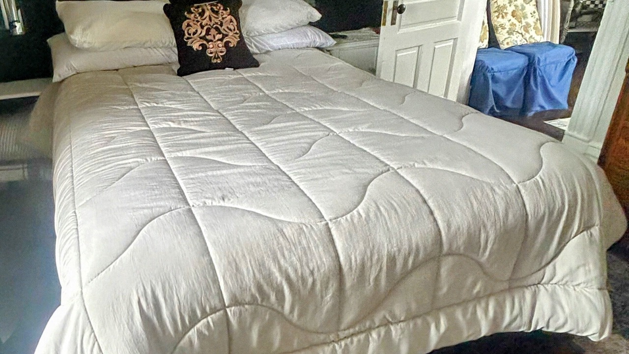 Photo of Bedroom in Alpena
