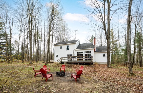 Kalkaska House | 🤍Secluded Country 4BDR Retreat: Home Away from Home