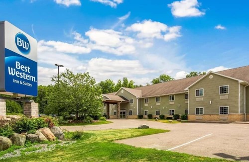 Crandon Hotel | Crandon Inn and Suites