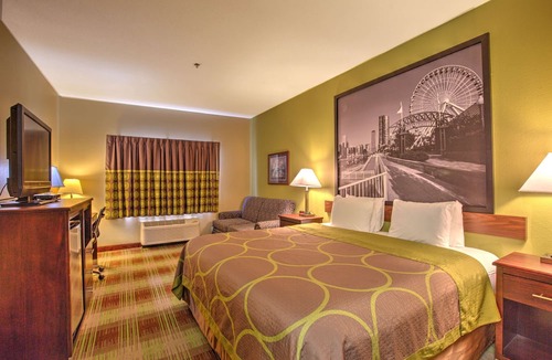 Waterloo Hotel | Super 8 by Wyndham Waterloo