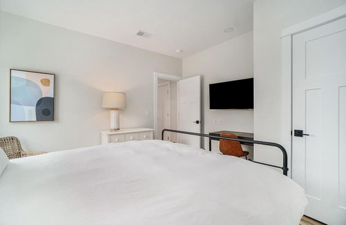 Onekama Condo | Largest Upstairs unit at the Dala House (sleeps 4)