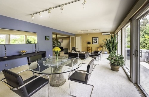 Allen House | 4 Bedroom home with pool near campus. Perfect for student family gatherings.