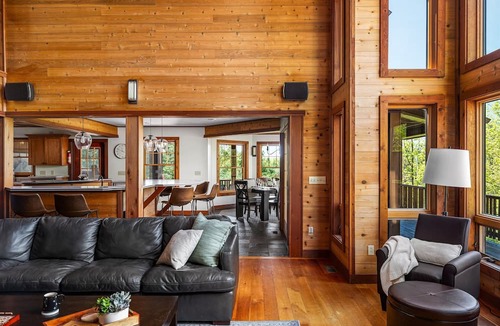 Harbor Springs Cabin | The Hideaway at Harbor Springs – Hot Tub, Fire Pit, Ski + Outdoor Adventure