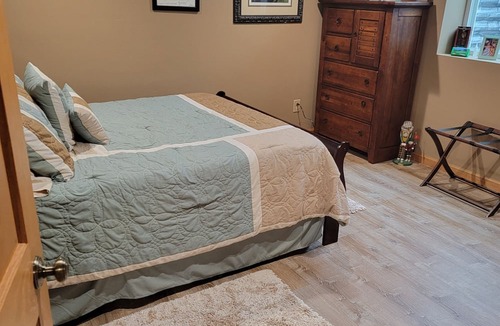 Appleton House | NFL Draft: Close to Lambeau and Appleton & Oshkosh airports. Sleeps 8+