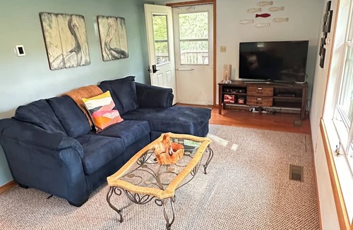 Trempealeau Cottage | Quaint Cottage Nestled in Driftless Region: Bike, Hike, Bird & Boat