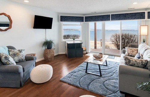 Traverse City Condo | Beach Condo-Bay Bliss