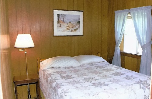 West Branch Cabin | Serene Cabin Retreat: Modern Comfort, Sandy Beach, and Endless Family Fun