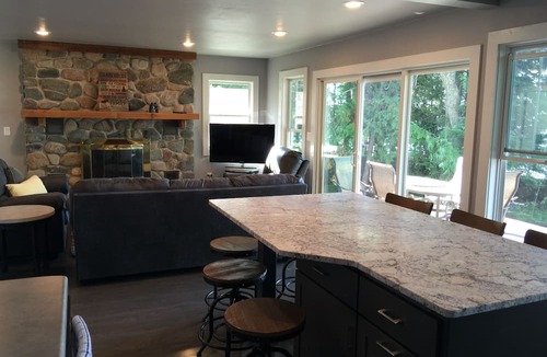 Crandon Cottage | Newly Remodeled 4 bedroom Cottage with Stunning views of Beautiful Lake Metonga