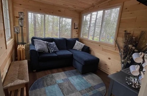Escanaba Cabin | Awesome 1-bedroom cabin on Lake Michigan for a perfectly cozy beach getaway.