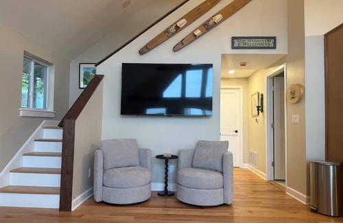 Milton House | Edgewater Escape