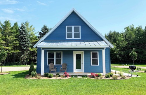 Washington Island House | Dejardin's Island Cottages, The Farmhouse - One Bedroom & Loft