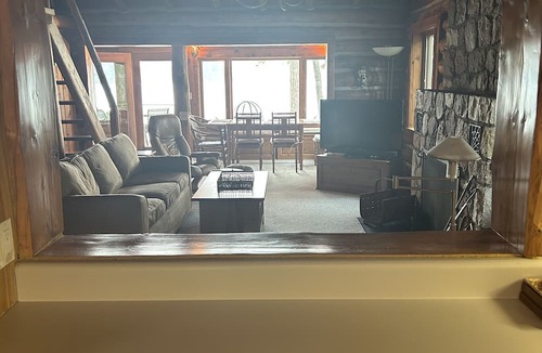 West Branch Cabin | Clear Lake Resort - Cozy Northern Michigan Lake Front Cabin. Pet Friendly!