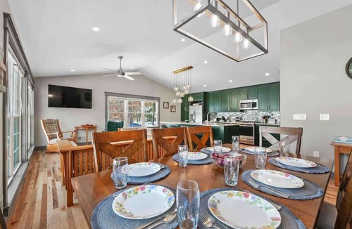 Prudenville House | Grandview on East Bay