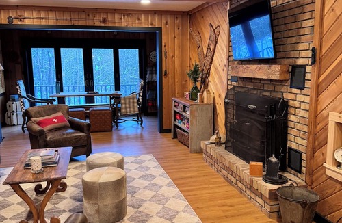 Thompsonville Cabin | SAUNA & Riverfront, 3-bed 2-bath, 175 ft on Betsie River, 1 mile to Crystal Mtn
