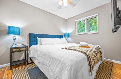 St. Charles Apartment | Spacious 2 Bedroom Townhome