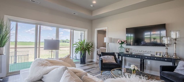 Executive Modern Farmhouse 6 Bdrm 4 Bath In Rural WI Setting close to Madison! in Waunakee