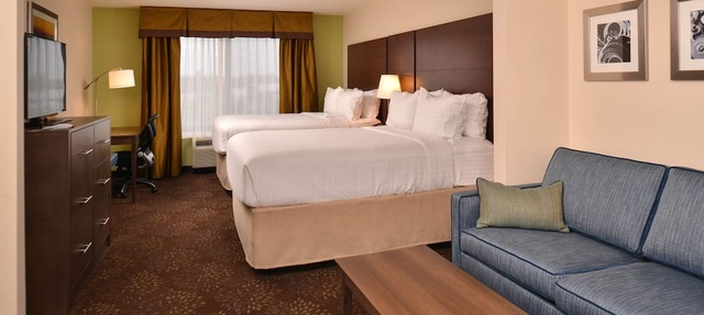 Holiday Inn Express & Suites Dearborn SW - Detroit Area by IHG in Dearborn
