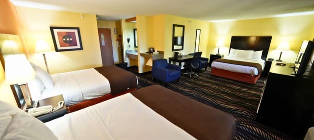 Rock Island Inn & Suites Streator IL in Streator
