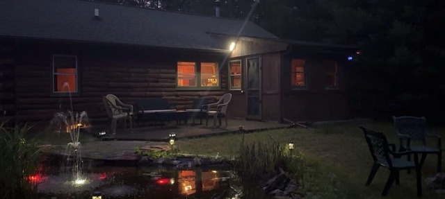 Sook's Sanctuary - Your Relaxation Vacation Private Log Cabin - Peace At Last!! in New Lisbon