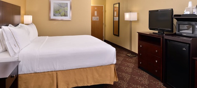 Comfort Inn & Suites Sharonville - Cincinnati North in Sharonville