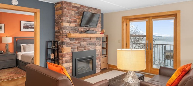 East Bay Suites in Grand Marais