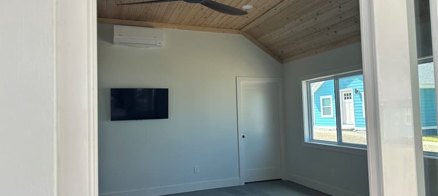 Brand New Modern Cabin Steps away from beautiful Houghton Lake in Houghton Lake