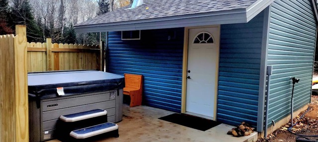 Cozy Northwoods Mini Cabin.*SAUNA/HOT TUB*ATV/SNOWMOBILE TRAILS* in Blackwell