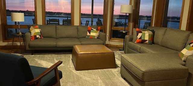 Luxurious Lakefront BB Corner Condo. Panoramic lake views & 6 waterpark passes. in Arnolds Park